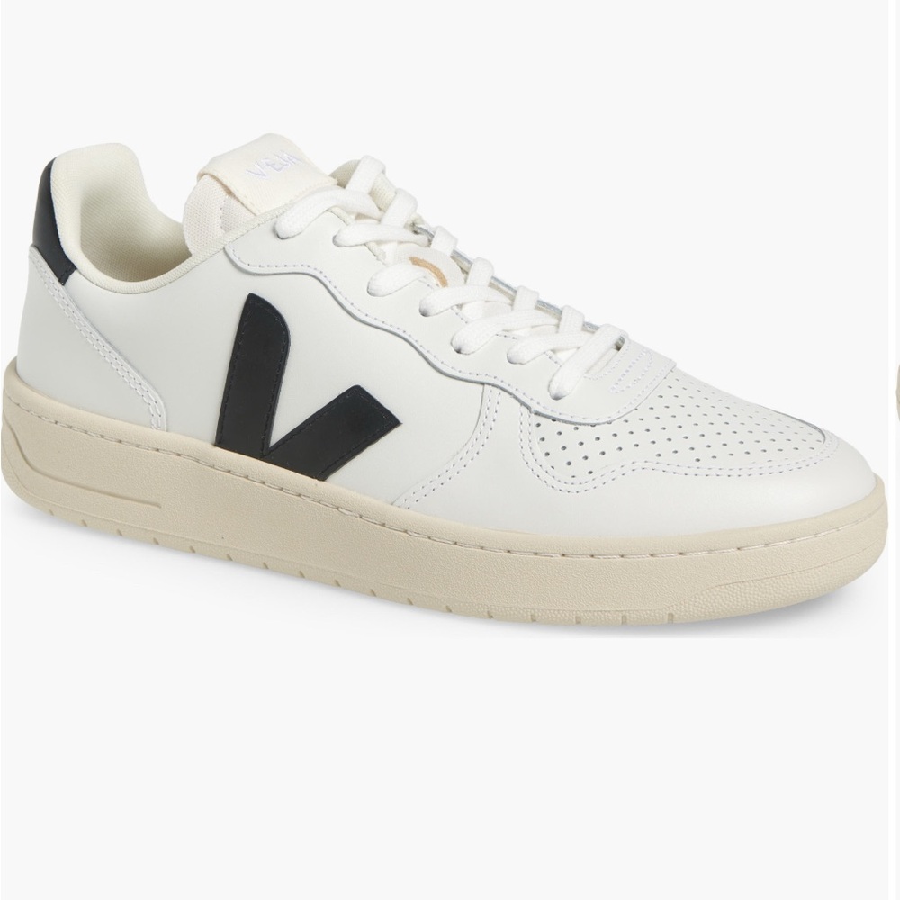 Women’s Veja V-10 Sneakers